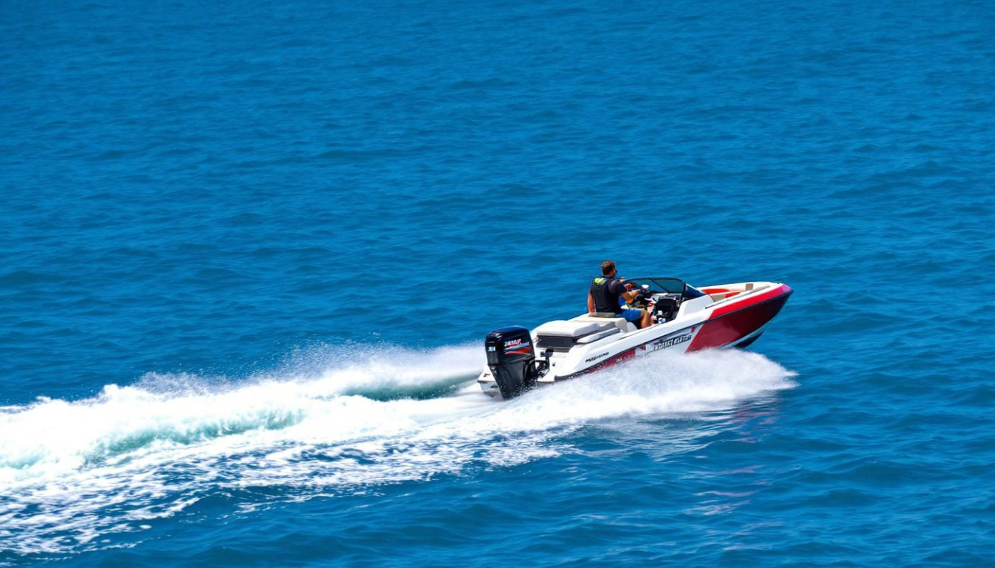 Explora los beneficios de los vehículos acuáticos motorizados para deportes acuáticos